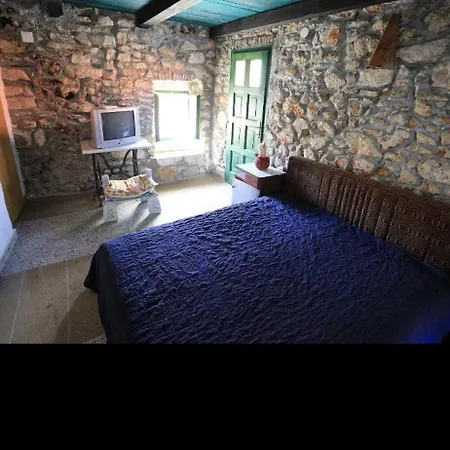 Robinzon House Bongo With Pool And Jacuzzi Вилла