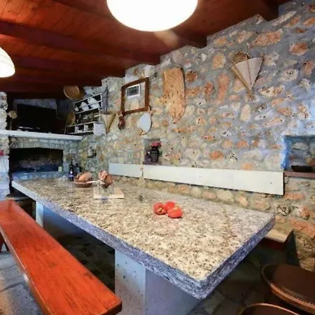 Villa Robinzon House Bongo With Pool And Jacuzzi *